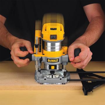 Dewalt D26204K Freze Makinesi