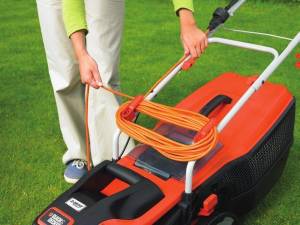 Black&Decker EMAX38i 1600W Elektrikli Çim Biçme Makinesi