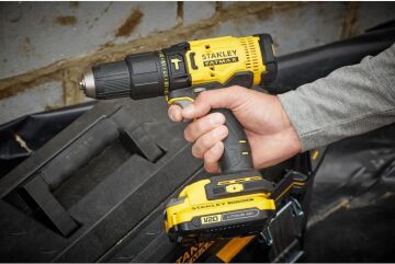 Stanley SCD718D2K 18V 2.0AH V20 Çift Akülü Darbeli Matkap