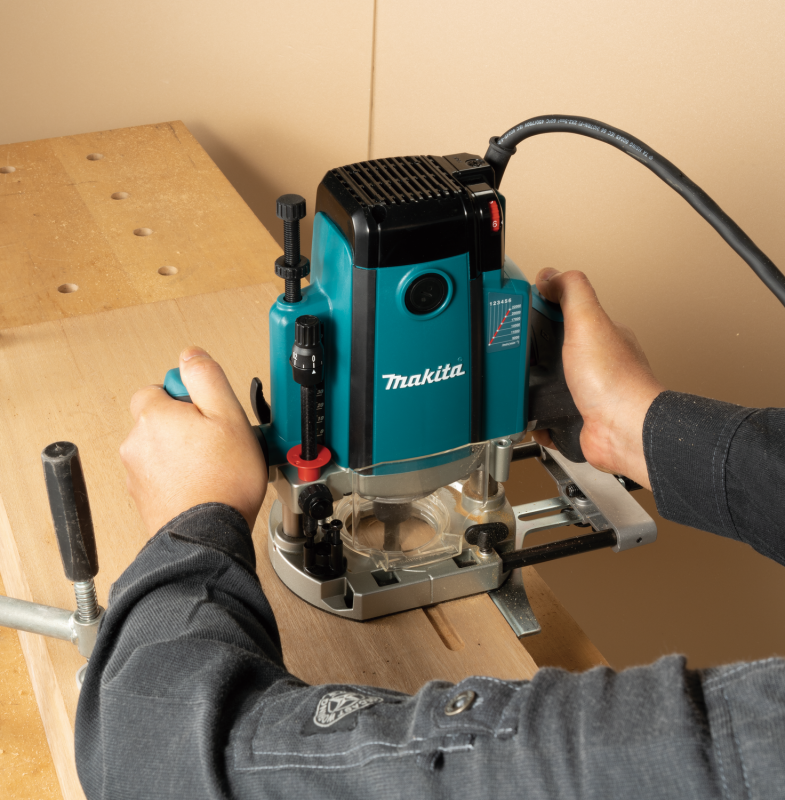 Makita RP2303FC02 Devir Ayarlı Elektronik Dik Freze