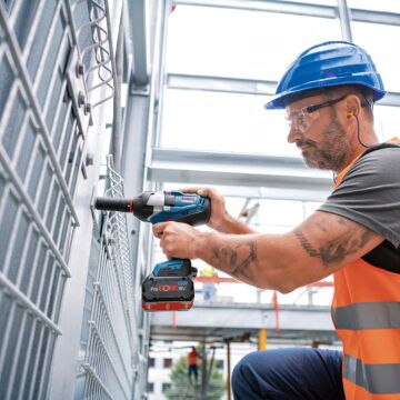 Bosch GDS 18V-1000 Profesyonel Akülü Darbeli Somun Sıkma Makinesi