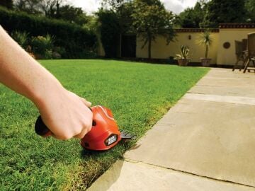 Black&Decker GSL700 Akülü Çit ve Çim Makası