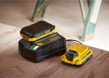 Stanley SC200-TR 18V 2A V20 Lityum Batarya Şarj Cihazı